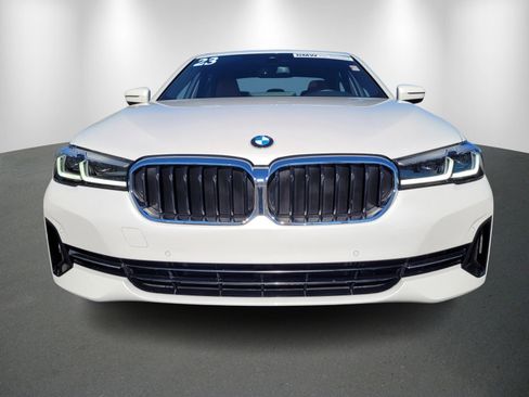 Used 2023 BMW 540i xDrive w/ Premium Package image 2