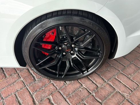 Used 2024 Chevrolet Corvette Z06 RWD image 39