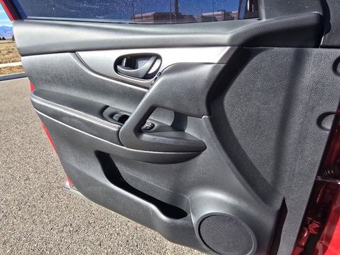 Used 2017 Nissan Rogue Sport S w/ S Appearance Package image 17