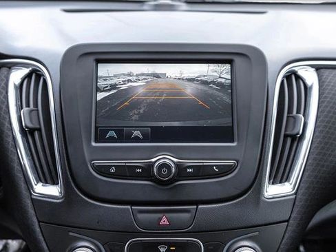 Used 2016 Chevrolet Malibu LT image 16