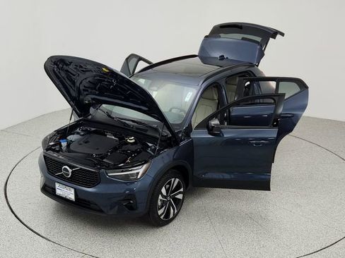New 2026 Volvo XC40 B5 Ultra w/ Climate Package image 36