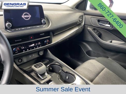 Used 2025 Nissan Rogue SV AWD/4WD image 15
