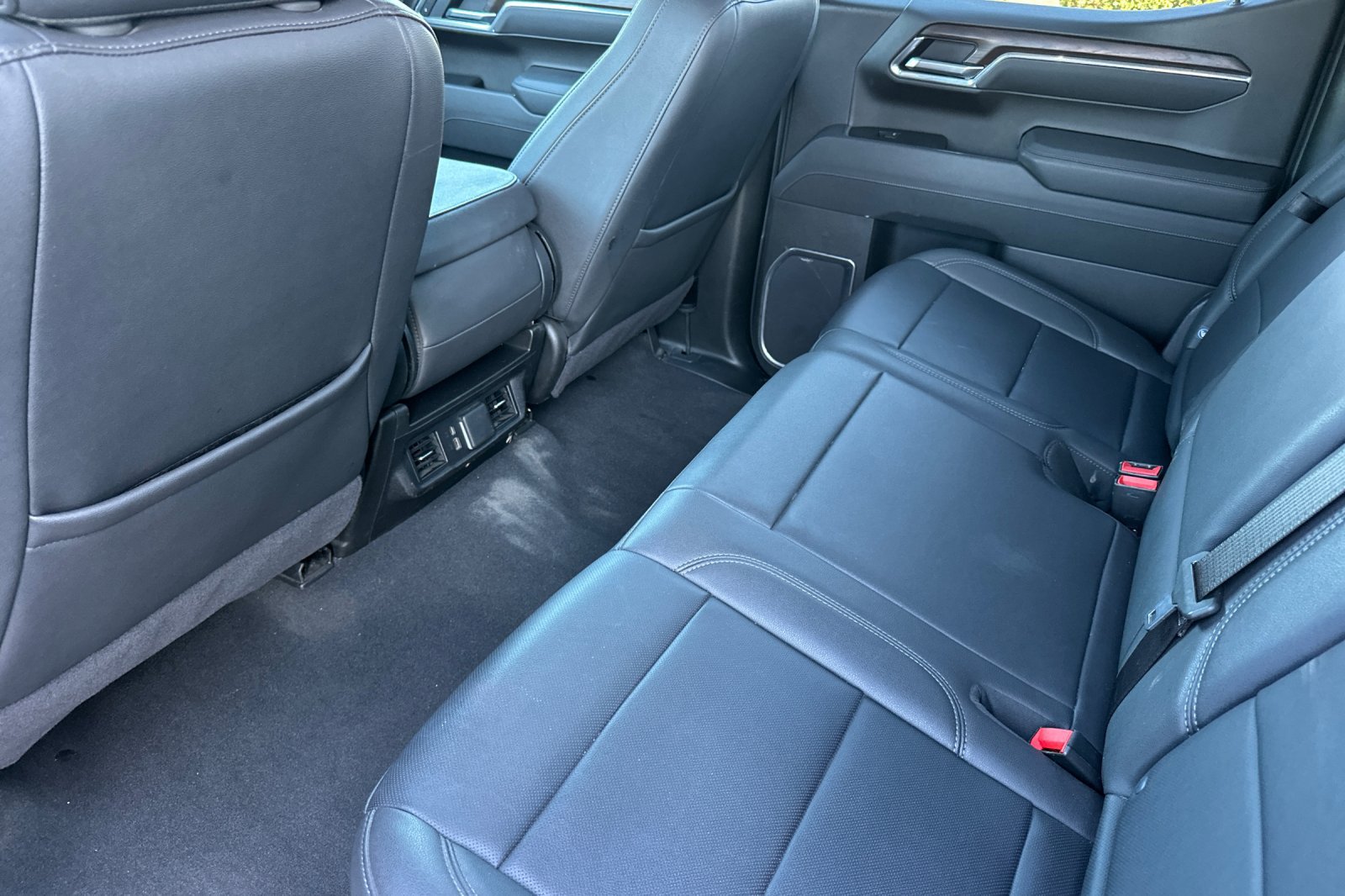 Used 2025 GMC Sierra 1500 SLT AWD/4WD image 14