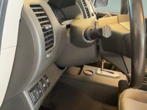Used 2020 Nissan Frontier PRO-4X w/ Pro-4x Utility Package AWD/4WD image 26