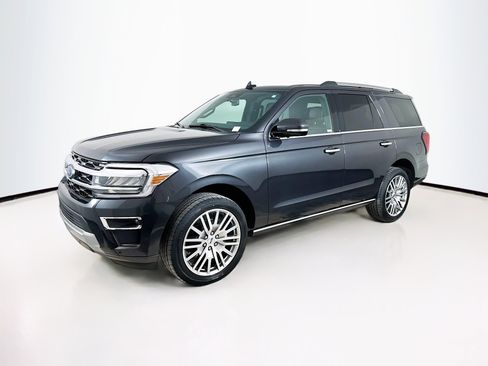 Used 2024 Ford Expedition Limited image 3