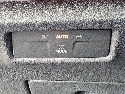 New 2026 Volkswagen Tiguan SE R-Line image 19