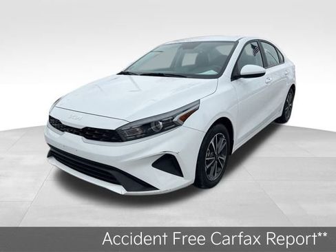 Certified 2024 Kia Forte LXS image 4