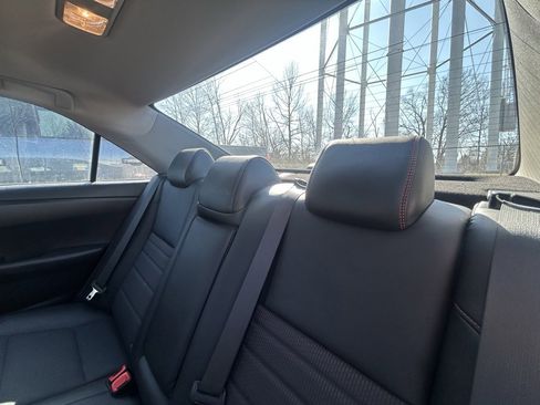 Used 2017 Toyota Camry SE image 25