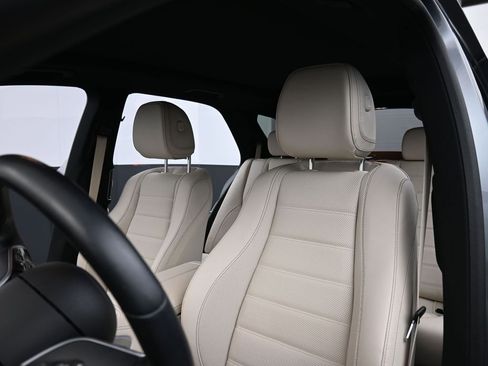 Used 2024 Mercedes-Benz GLE 450 4MATIC image 10