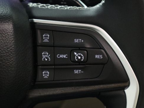 Used 2023 Jeep Grand Cherokee L Limited w/ Trailer Tow Group (B) AWD/4WD image 30