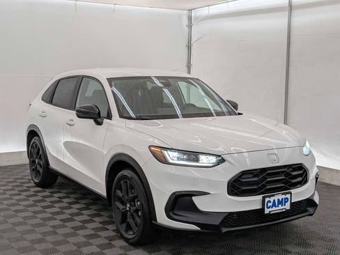 Used 2025 Honda HR-V Sport image 8