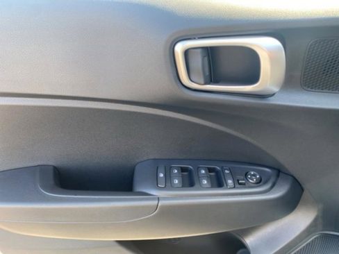 New 2026 Hyundai Venue SE image 13