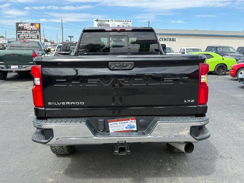 Used 2020 Chevrolet Silverado 2500 LTZ w/ LTZ Convenience Package AWD/4WD image 4