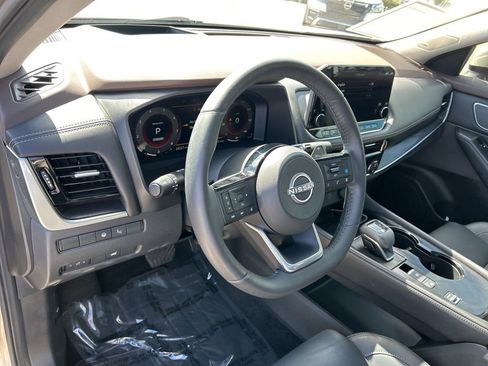 Certified 2023 Nissan Rogue Platinum w/ Platinum Premium Package image 25