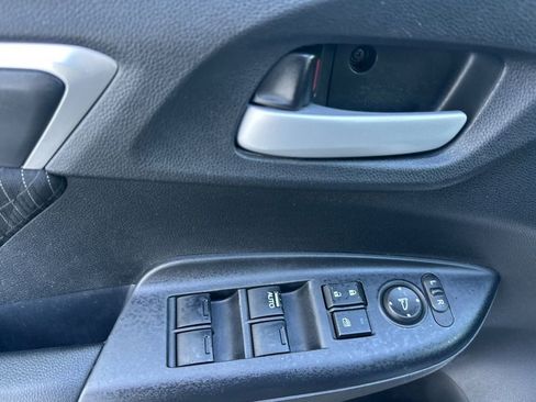 Used 2018 Honda Fit EX image 11