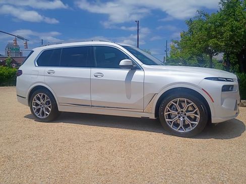Used 2024 BMW X7 xDrive40i w/ Executive Package AWD/4WD image 13