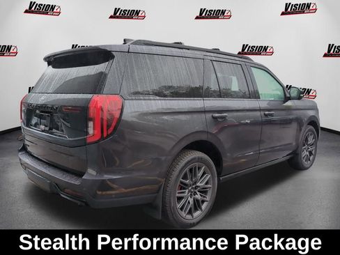 Used 2025 Ford Expedition Platinum w/ Stealth Performance Package AWD/4WD image 4