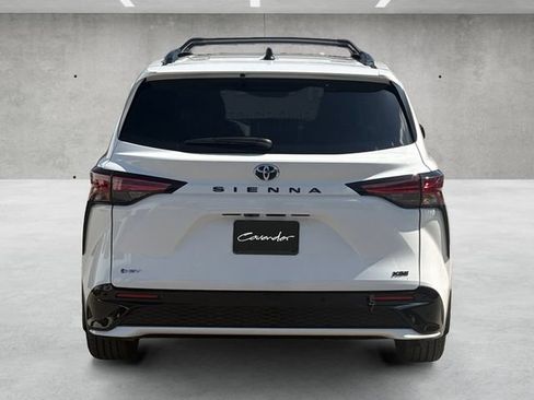Used 2025 Toyota Sienna XSE FWD image 15