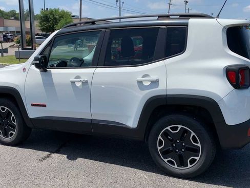 Used 2016 Jeep Renegade Trailhawk w/ Cold Weather Group AWD/4WD image 6