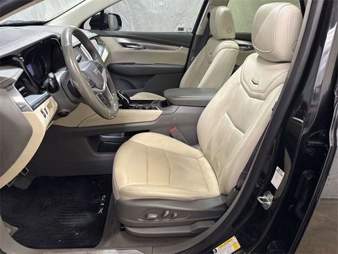 Used 2020 Cadillac XT5 Premium Luxury image 10