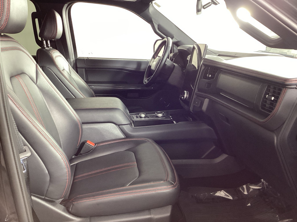 Used 2024 Ford Expedition Limited AWD/4WD image 8