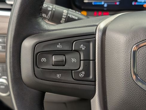 Used 2022 GMC Yukon XL Denali image 17