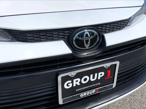 Used 2024 Toyota Corolla LE image 29