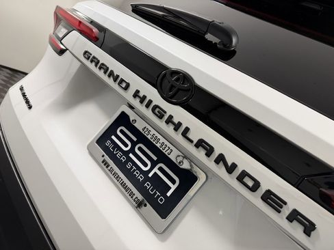 Used 2026 Toyota Grand Highlander AWD Hybrid image 45