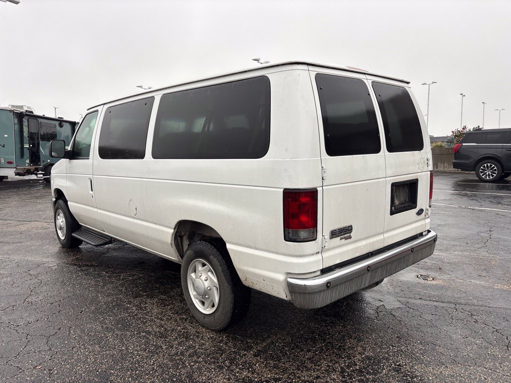 Used 2008 Ford E-350 and Econoline 350 XLT RWD image 5