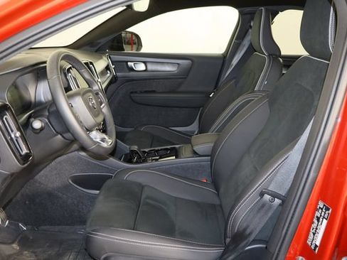 Used 2023 Volvo C40 P8 Recharge Plus w/ Protection Package Premier AWD/4WD image 13