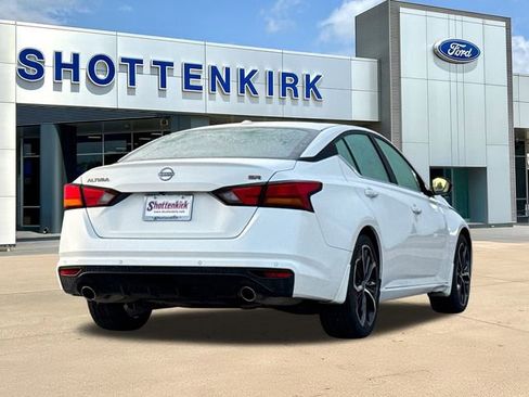 Used 2024 Nissan Altima 2.5 SR w/ SR Premium Package image 8