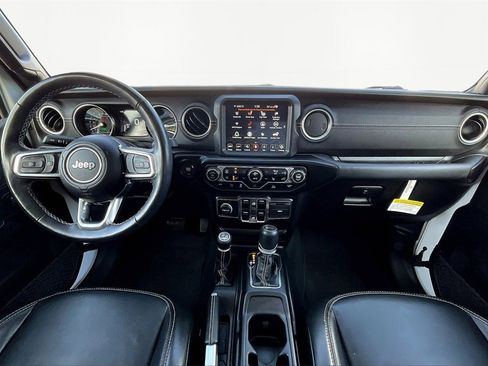 Used 2022 Jeep Wrangler Unlimited Sahara w/ Cold Weather Group image 16