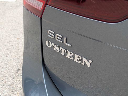 Used 2022 Volkswagen Tiguan SEL R-Line AWD/4WD image 16