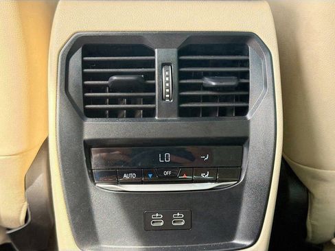 New 2025 BMW 330i Sedan w/ Convenience Package RWD image 20