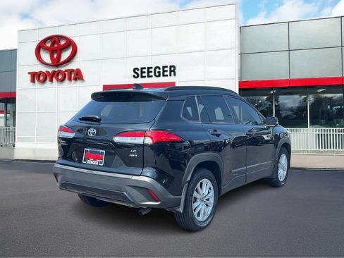 Used 2022 Toyota Corolla Cross LE w/ Moonroof Package AWD/4WD image 3