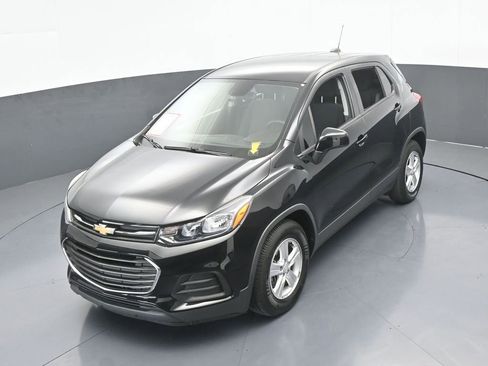Used 2020 Chevrolet Trax LS image 34