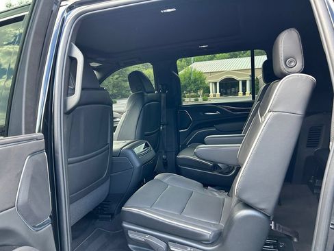 Used 2024 Cadillac Escalade ESV Premium Luxury w/ Performance Package AWD/4WD image 41