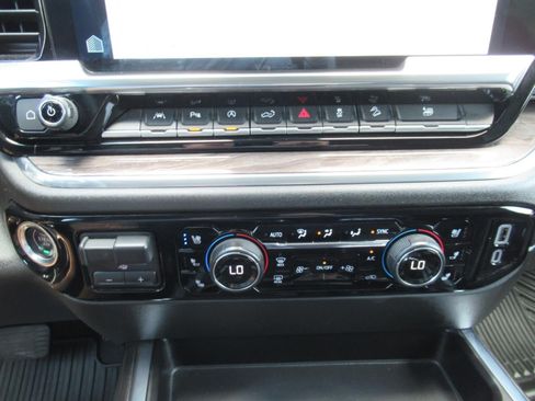 Used 2023 Chevrolet Silverado 1500 LTZ w/ Z71 Off-Road Package AWD/4WD image 28