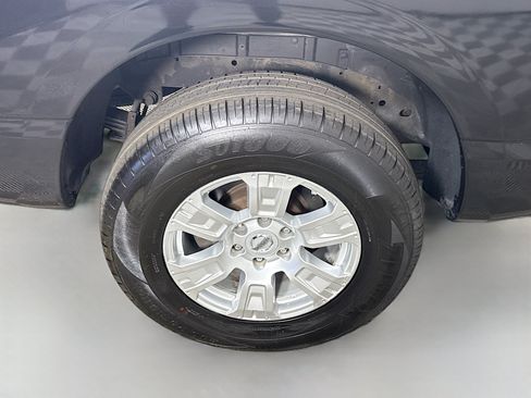 Used 2017 Nissan Titan SV RWD image 32