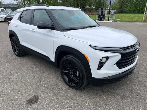 New 2026 Chevrolet TrailBlazer LT w/ Convenience Package AWD/4WD image 2