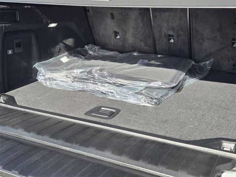 New 2026 BMW X5 M60i image 34