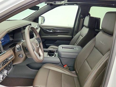 Used 2024 GMC Yukon Denali w/ Denali Reserve Package image 21