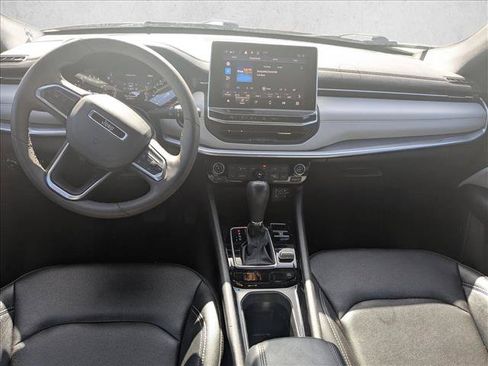 Used 2025 Jeep Compass Limited AWD/4WD image 16