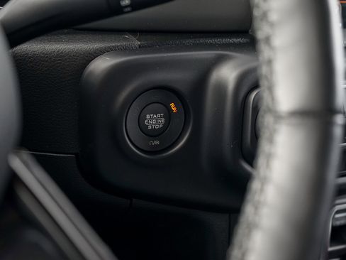 Used 2021 Jeep Gladiator Sport image 21