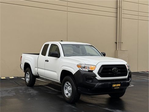 Used 2022 Toyota Tacoma SR RWD image 3
