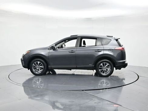 Used 2018 Toyota RAV4 XLE image 7