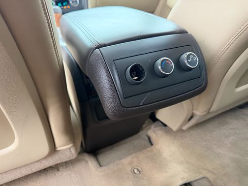Used 2011 Buick Enclave CXL AWD/4WD image 22