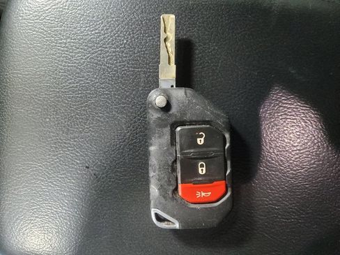 Used 2018 Jeep Wrangler Sport image 32