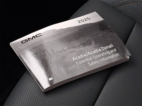 Used 2025 GMC Acadia AT4 image 26