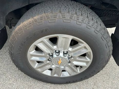 Used 2024 Chevrolet Silverado 2500 High Country w/ High Country Premium Package AWD/4WD image 7